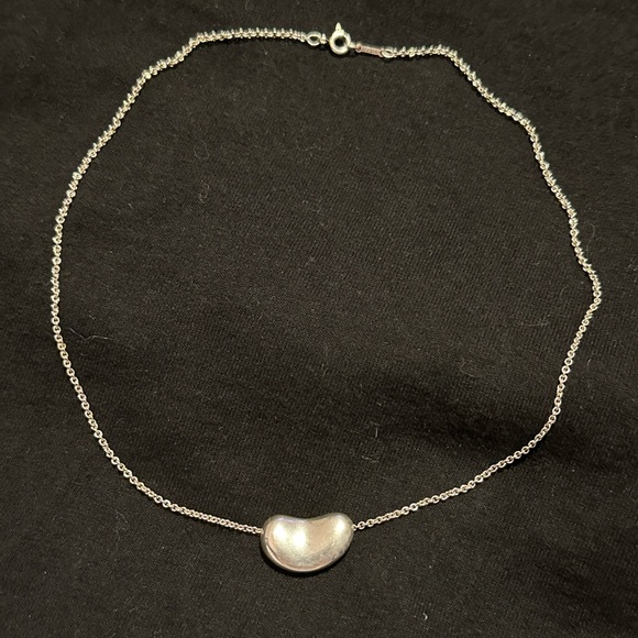 Vintage, authentic Tiffany’s Elsa Peretti Bean necklace. - Picture 2 of 7